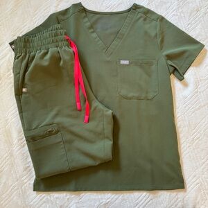 Figs Olive Scrub Set